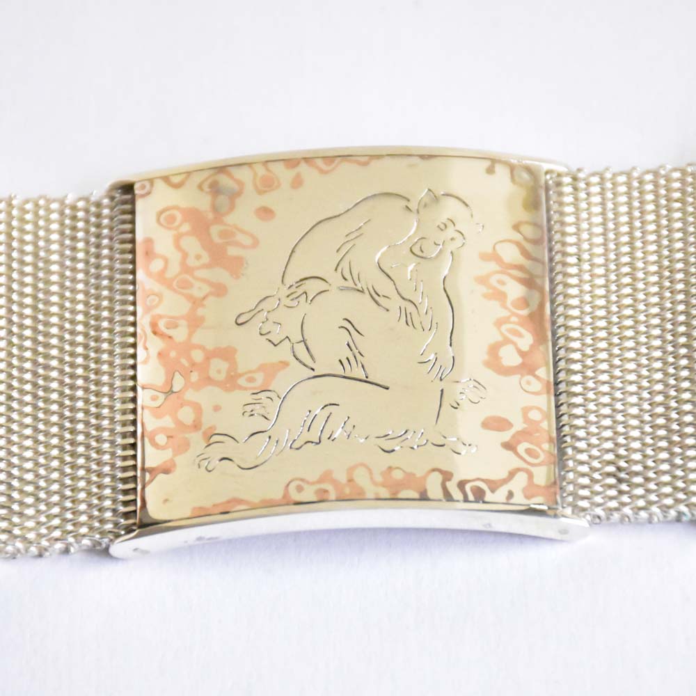 Bracelet manchette en argent mokume gane moukoumé gané antoine puygrenier japon Chôjû jinbutsu giga Le rouleau des oiseaux, des animaux et des Hommes gravure sur métal main unique personnalisé singe lapin souris haiku