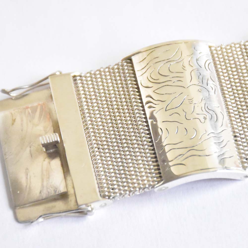 Bracelet manchette en argent mokume gane moukoumé gané antoine puygrenier japon Chôjû jinbutsu giga Le rouleau des oiseaux, des animaux et des Hommes gravure sur métal main unique personnalisé singe lapin souris haiku