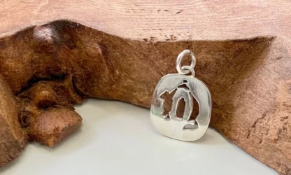 Pendentif Tsuba "chat" – Image 2