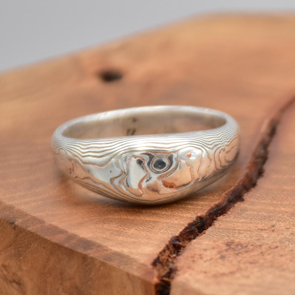 chevalière homme en mokume gane antoine puygrenier artisan bijoutier joaillier lyon pièce unique personnalisée