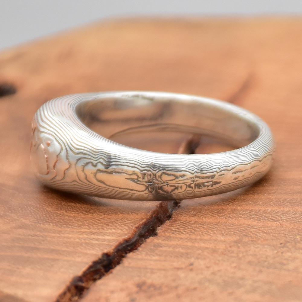 chevalière homme en mokume gane antoine puygrenier artisan bijoutier joaillier lyon pièce unique personnalisée