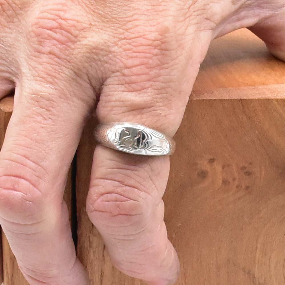 chevalière homme en mokume gane antoine puygrenier artisan bijoutier joaillier lyon pièce unique personnalisée