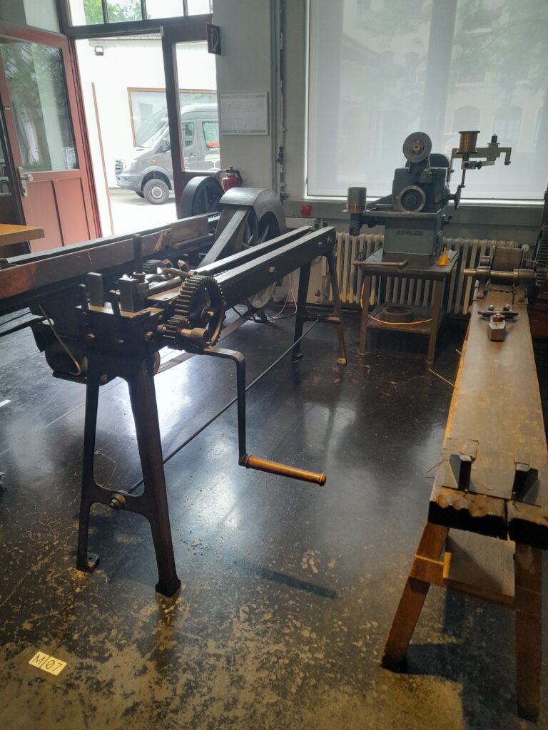 Musée technique de l’industrie joaillière et horlogère de Pforzheim banc à étirer