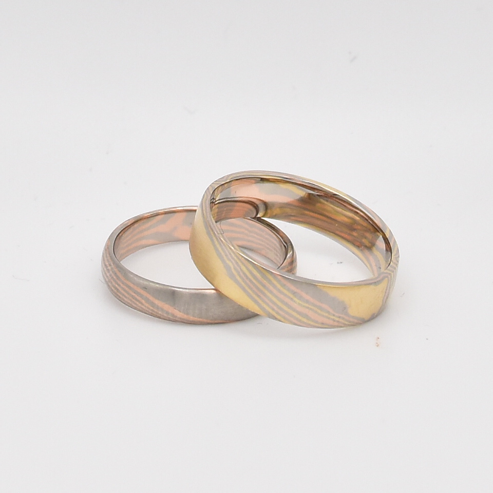 antoine Puygrenier alliance japonaise alliance mokoumé gané Élégance artisanale et motifs uniques pour un bijou raffiné et intemporel. Un bijou unique, moderne et raffiné, symbole d’engagement et d’authenticité.