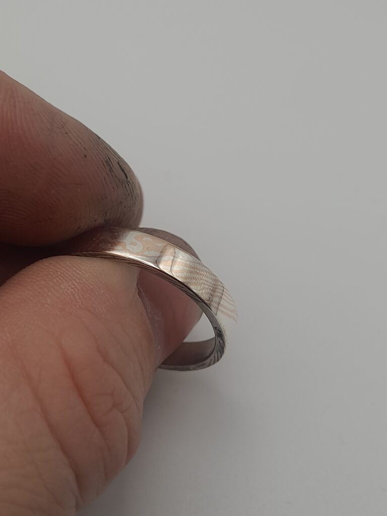 Antoine Puygrenier artisan bijoutier lyon alliance bague sur-mesure personnalisée mokoumé gané argent ligne de vie gravure japonaise arbre bois