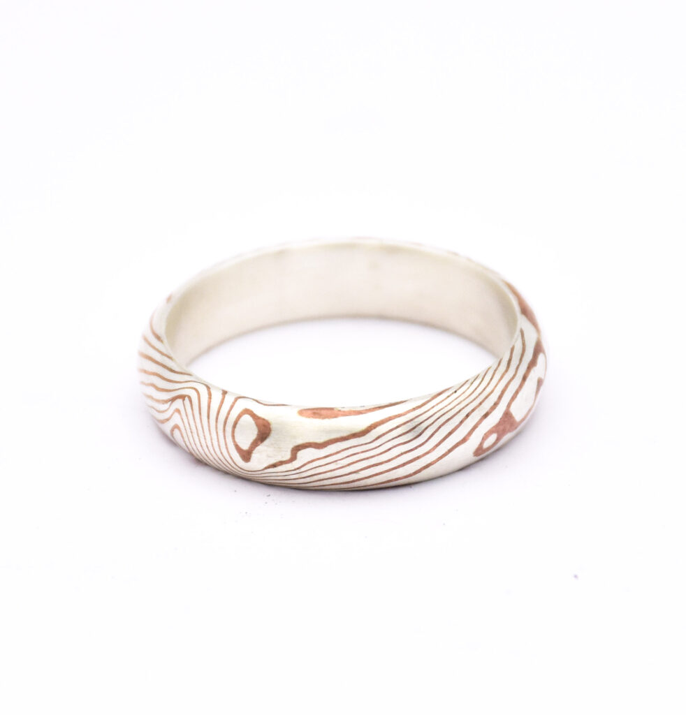 Antoine Puygrenier Artisan Bijoutier Joaillier Lyon alliance mokume-gane argent cuivre sur-mesure personnalisée bijoux japonais alliance japonaise unique alliance artisanale japonaise mokoumé gane mokume gane