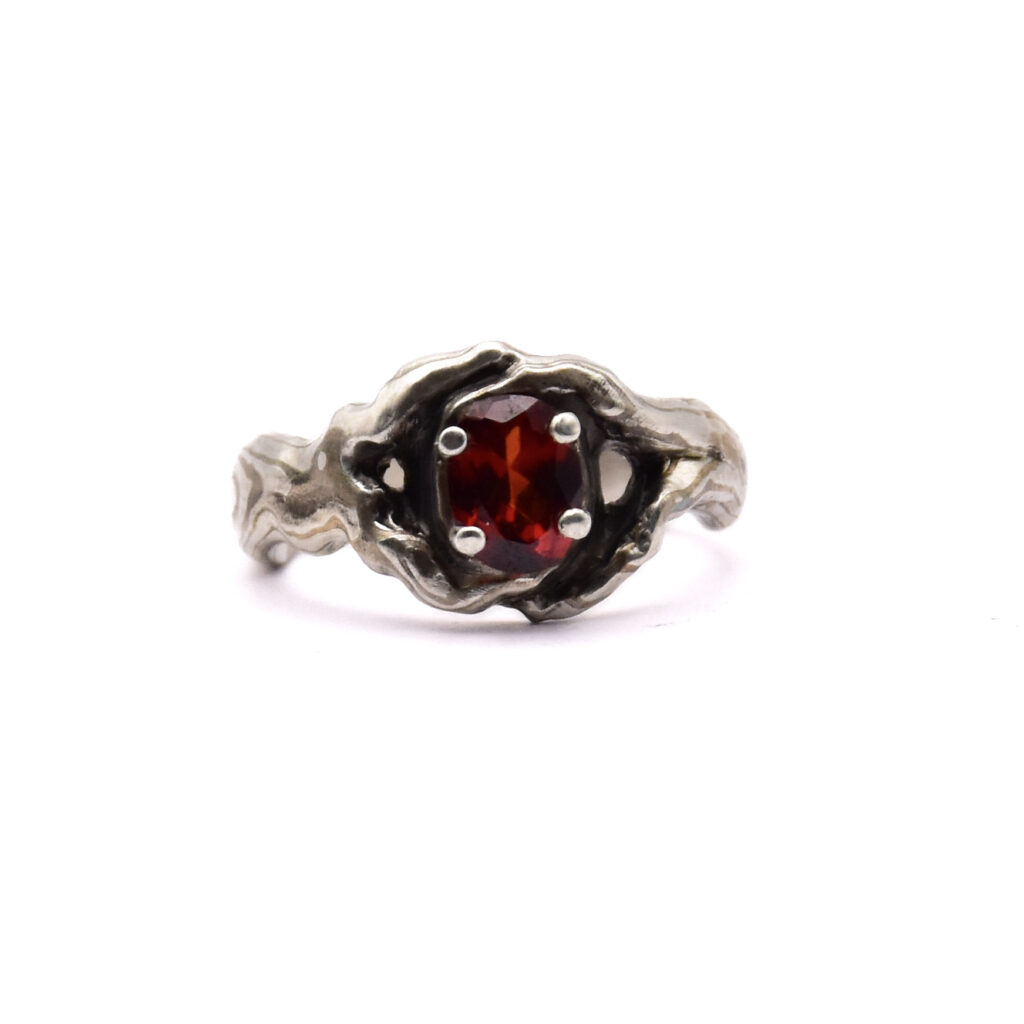 Antoine Puygrenier Artisan bijoutier Joaillier créateur. Lyon Bijou chevalière bague sur-mesure personnalisée unique mokoumé gané mokume gane japon damas bois bague nature branches 